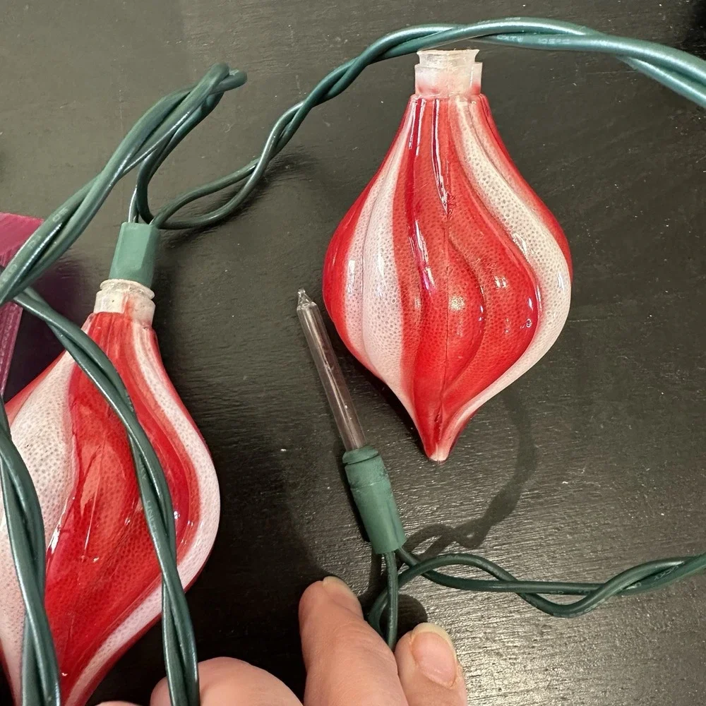 VTG Peppermint Swirl Red White Blow Mold Christmas String Light Strand Of 10